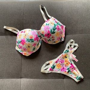 NWT Victoria’s Secret Pink Bra & Undies Set